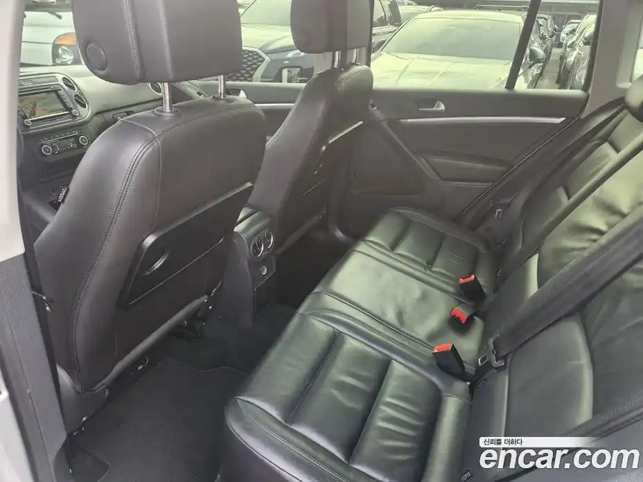 Volkswagen Tiguan 2013 2.0 гидро в Москве № 1014749, фото 16