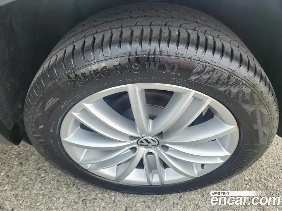 Volkswagen Tiguan 2013 2.0 гидро в Москве № 1014749, фото 17