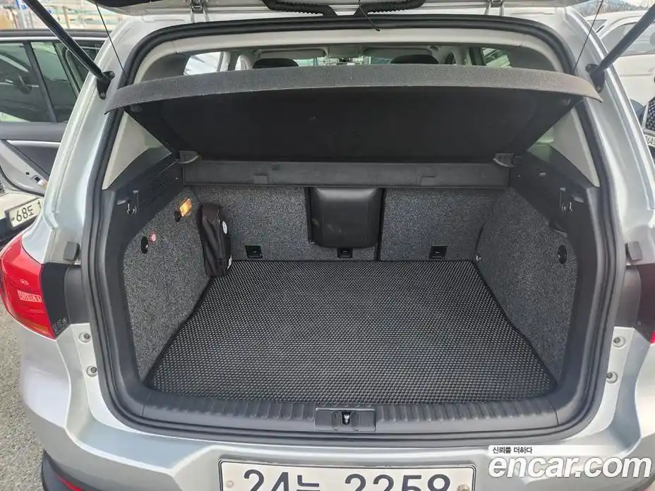 Volkswagen Tiguan 2013 2.0 гидро в Москве № 1014749, фото 18