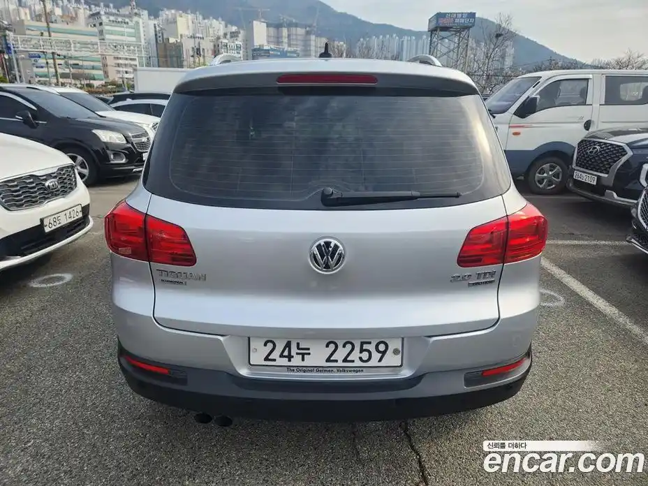 Volkswagen Tiguan 2013 2.0 гидро в Москве № 1014749, фото 4