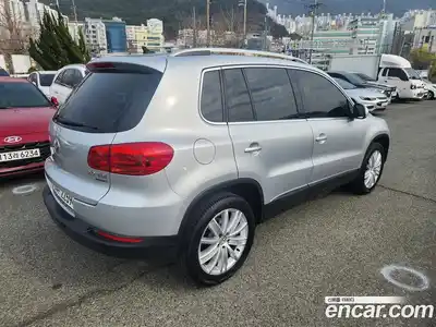 Volkswagen Tiguan 2013 2.0 гидро в Москве № 1014749, миниатюра 5