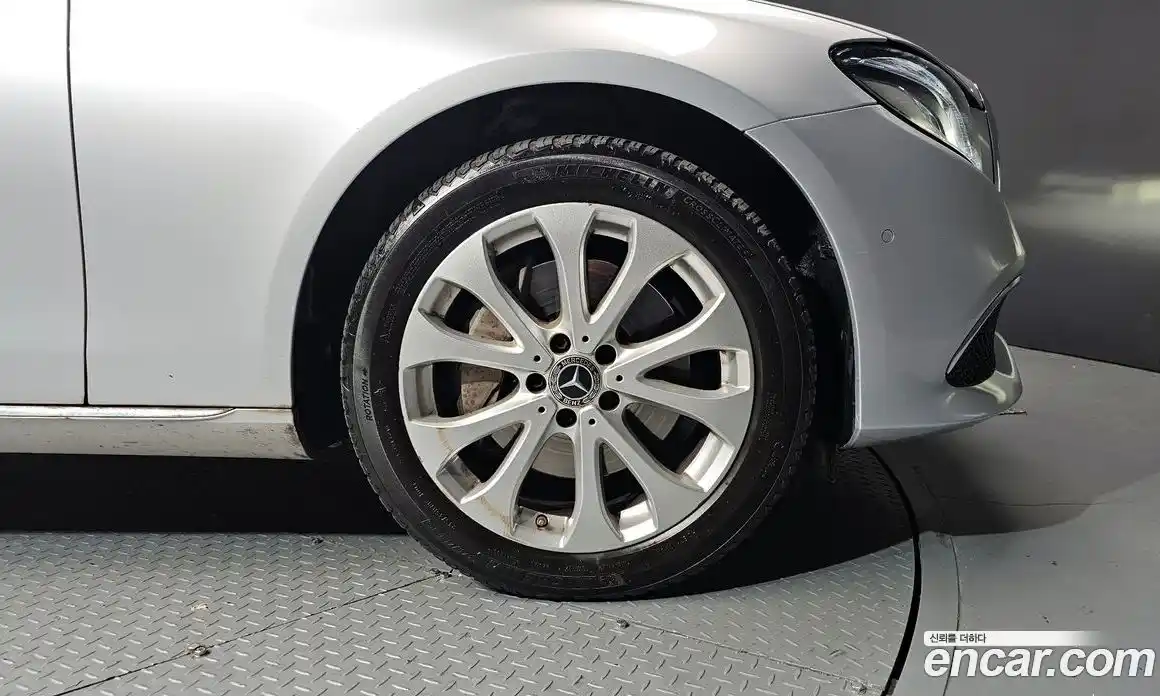 Mercedes-Benz E-Class 2018 2.0 гидро в Москве, фото 5