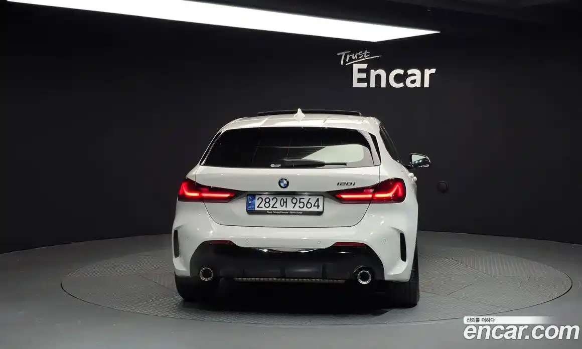 BMW 1-Series 2023 2.0 гидро в Москве № 155967, фото 4