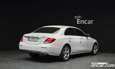 Mercedes-Benz E-Class 2018 1.9 гидро в Москве № 161874, миниатюра 2