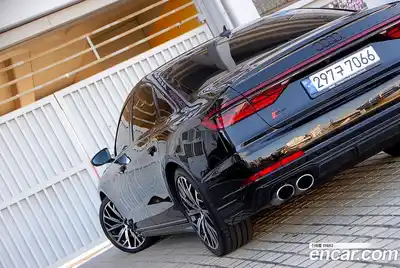 Audi S8 2023 4.0 гидро в Москве № 163938, миниатюра 5