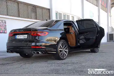 Audi S8 2023 4.0 гидро в Москве № 163938, миниатюра 6