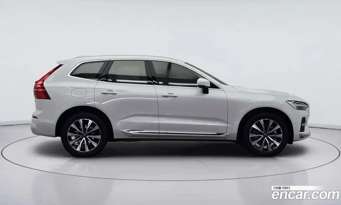 Volvo XC60 2023 2.0 гидро в Москве № 164780, фото 3