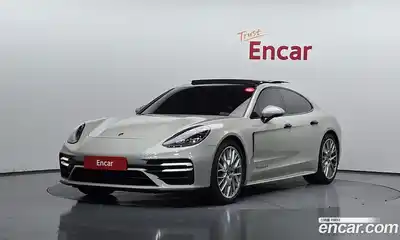 Porsche Panamera, 2021