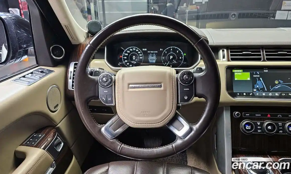 Land Rover Range-Rover 2017 4.4 гидро в Москве № 166554, фото 13