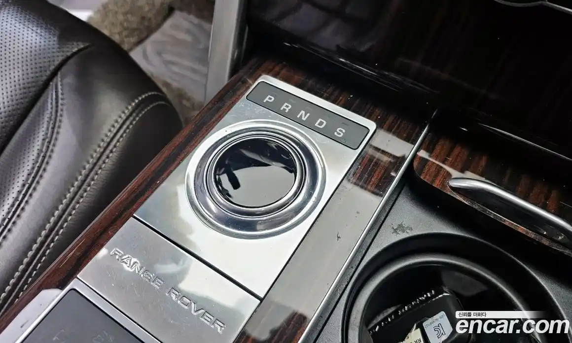 Land Rover Range-Rover 2017 4.4 гидро в Москве № 166554, фото 9