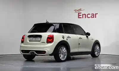 Mini Cooper 2016 2.0 гидро в Москве № 175847, миниатюра 2