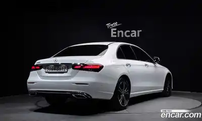 Mercedes-Benz E-Class 2022 2.0 гидро, миниатюра 2