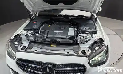 Mercedes-Benz E-Class 2022 2.0 гидро, миниатюра 6