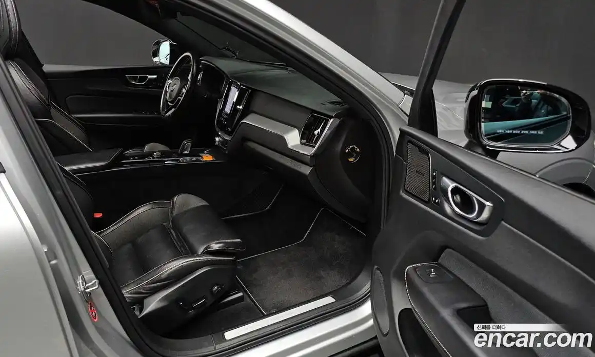 Volvo XC60 2020 2.0 гидро в Москве № 196954, фото 10