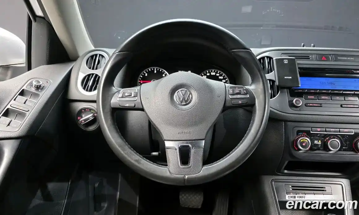 Volkswagen Tiguan 2015 2.0 гидро в Москве № 199217, фото 13