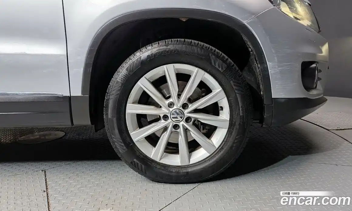 Volkswagen Tiguan 2015 2.0 гидро в Москве № 199217, фото 5
