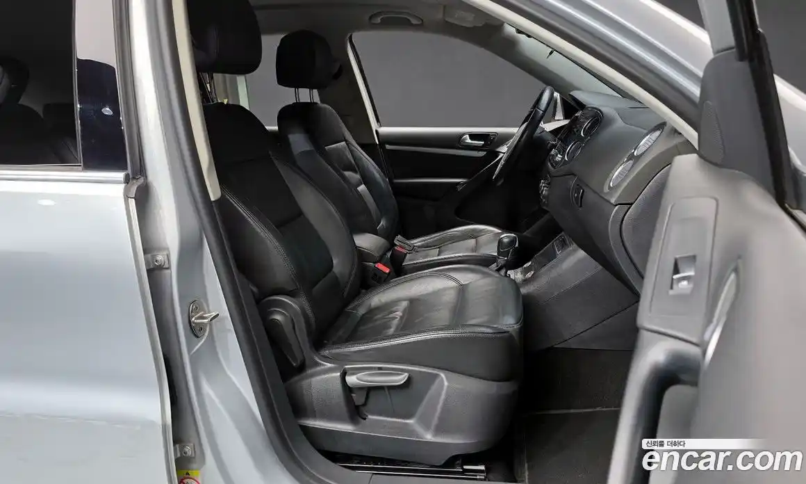 Volkswagen Tiguan 2015 2.0 гидро в Москве № 199217, фото 10