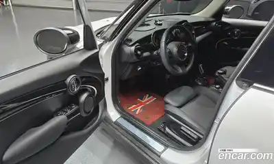 Mini Cooper 2024 1.5 гидро в Москве № 200990, миниатюра 11