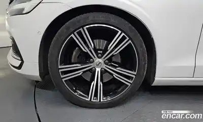 Volvo S60 2021 2.0 гидро в Москве № 212905, миниатюра 5