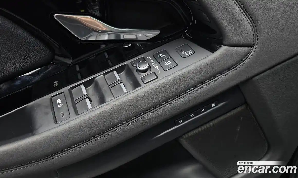 Land Rover Range-Rover Evoque 2020 2.0 гидро в Москве № 213311, фото 18