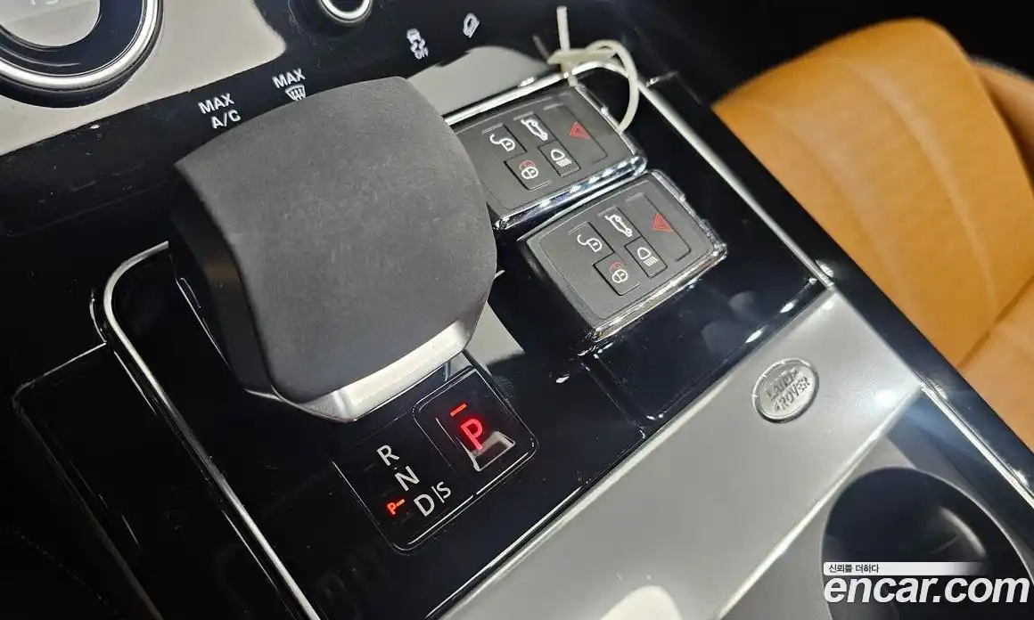 Land Rover Range-Rover Velar 2022 3.0 гидро в Москве № 213375, фото 9
