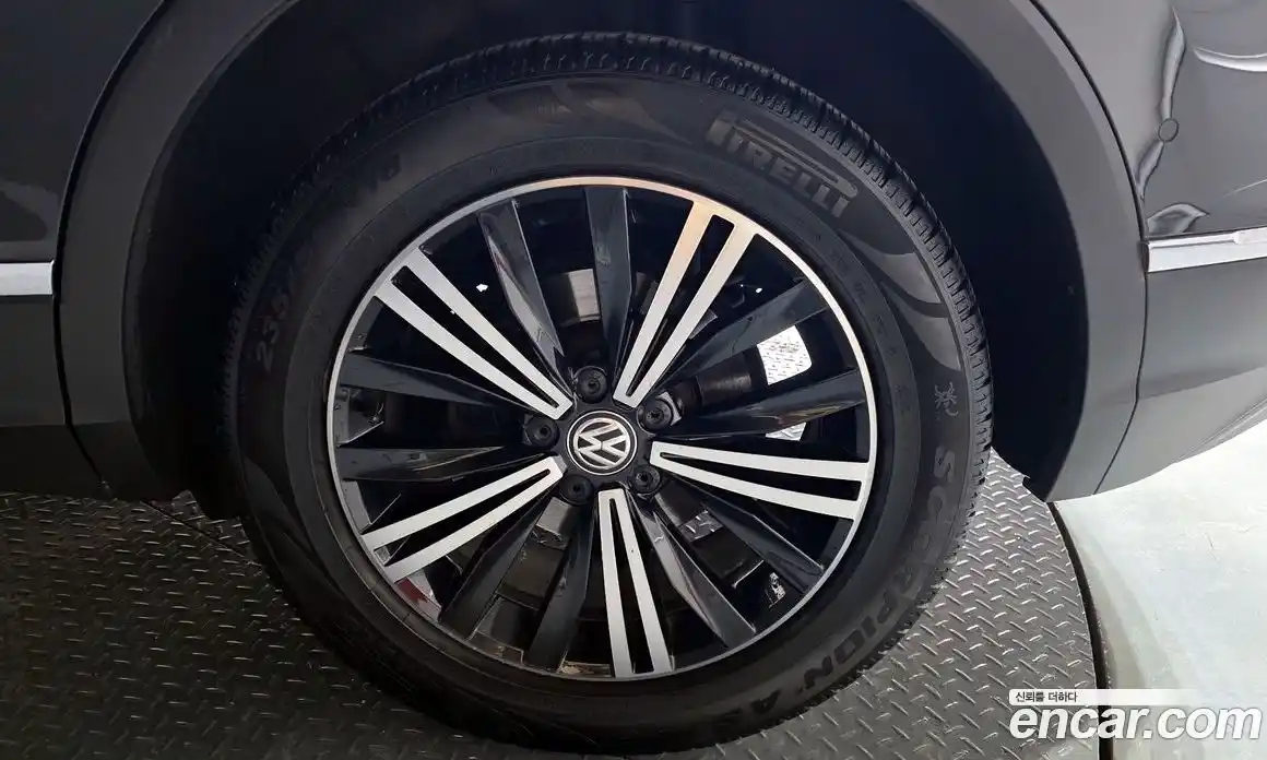Volkswagen Tiguan 2018 2.0 гидро в Москве № 215202, фото 5