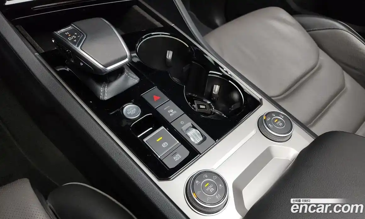 Volkswagen Touareg 2020 4.0 гидро в Москве № 215276, фото 9