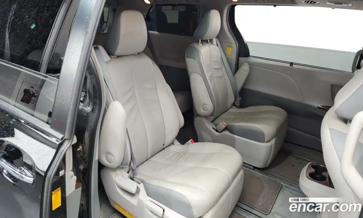 Toyota Sienna 2014 3.5 гидро в Москве № 215529, фото 12