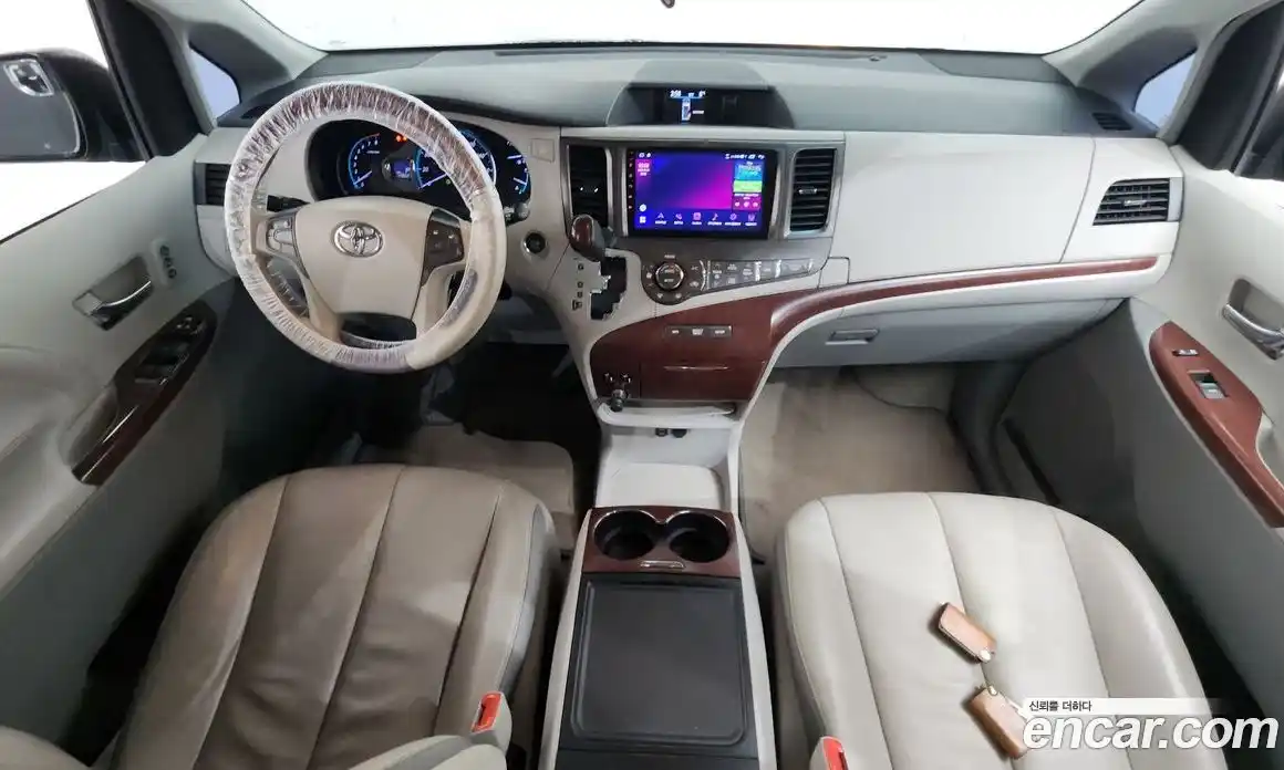 Toyota Sienna 2014 3.5 гидро в Москве № 215529, фото 7