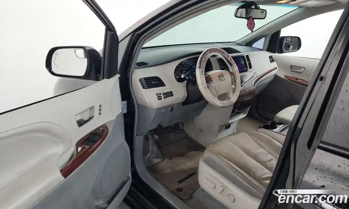 Toyota Sienna 2014 3.5 гидро в Москве № 215529, фото 10