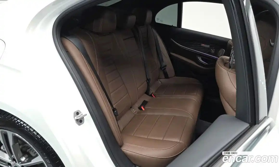 Mercedes-Benz E-Class 2022 2.0 гидро, фото 11