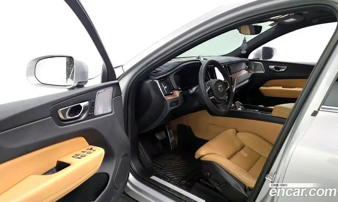 Volvo XC60 2023 2.0 гидро в Москве № 230491, фото 10
