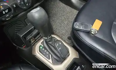 Jeep Renegade 2017 2.4 гидро в Москве № 232745, миниатюра 9