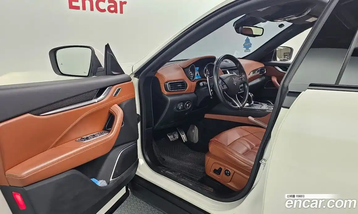 Maserati Levante 2018 3.0 гидро в Москве № 282991, фото 11