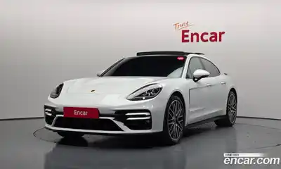 Porsche Panamera, 2022