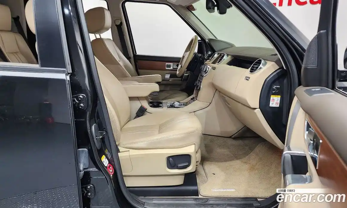 Land Rover Discovery 2016 3.0 гидро в Москве № 328416, фото 11