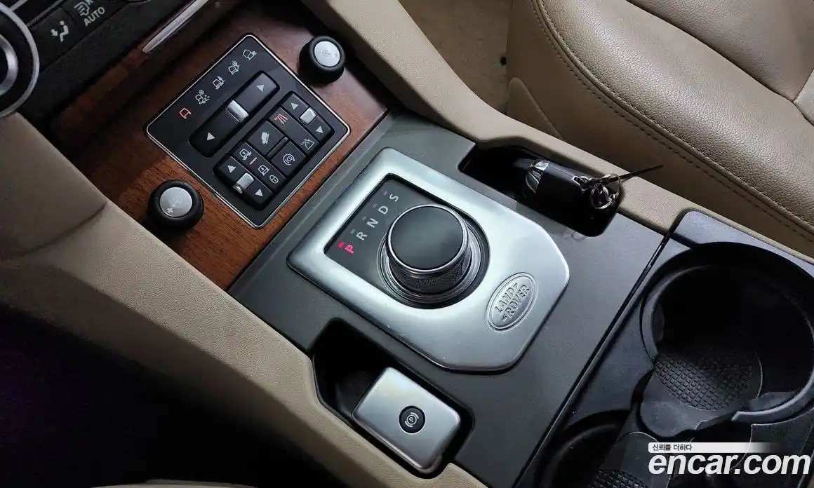Land Rover Discovery 2016 3.0 гидро в Москве № 328416, фото 9