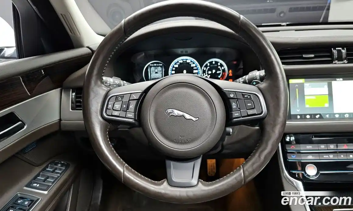 Jaguar XF 2016 2.0 гидро в Москве № 335834, фото 13