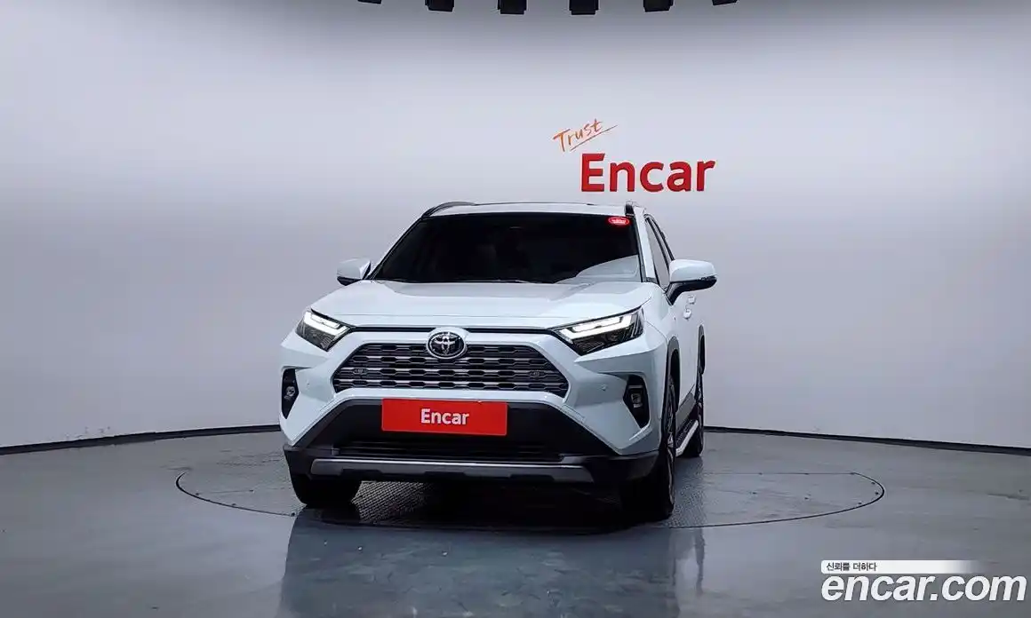 Toyota RAV4 2025 2.5 гидро в Москве № 383904, фото 3