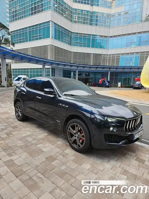 Maserati Levante 2018 3.0 гидро в Москве № 500131, фото 12