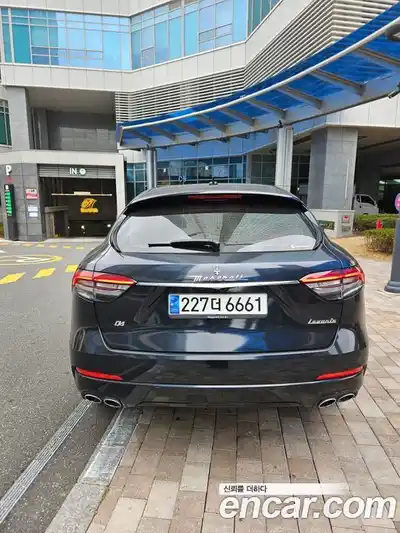 Maserati Levante 2018 3.0 гидро в Москве № 500131, миниатюра 2