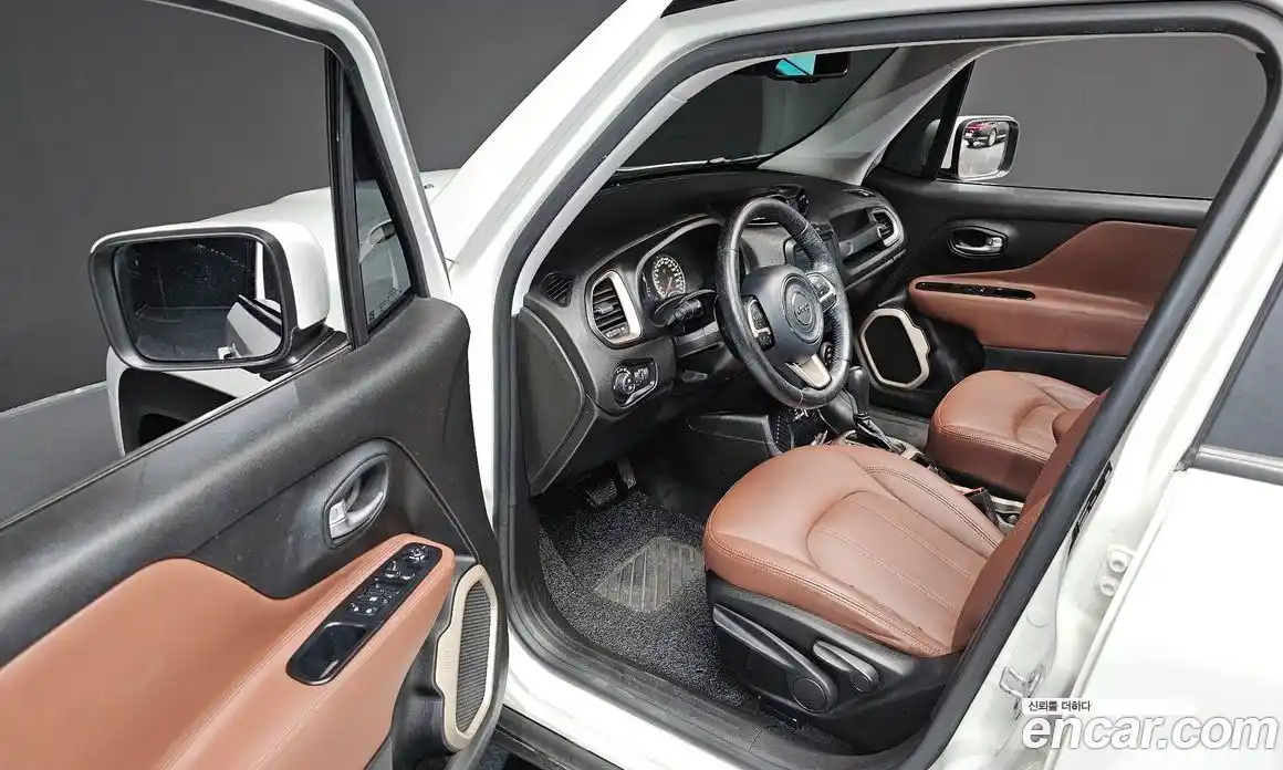 Jeep Renegade 2017 2.4 гидро в Москве № 522354, фото 10