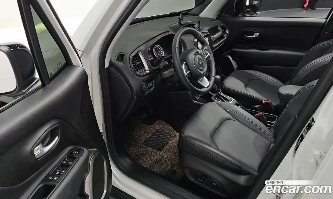 Jeep Renegade 2023 1.3 гидро в Москве № 534506, фото 11