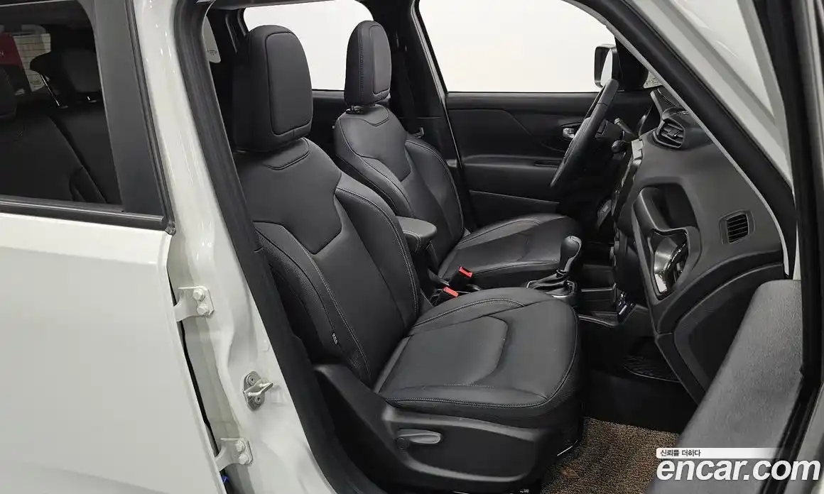 Jeep Renegade 2023 1.3 гидро в Москве № 534506, фото 10