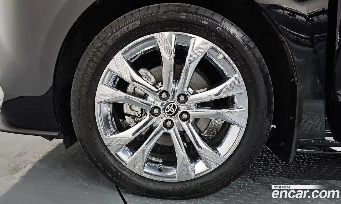 Toyota Sienna 2023 2.5 гидро в Москве № 535440, фото 4