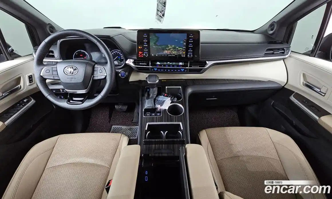Toyota Sienna 2023 2.5 гидро в Москве № 535440, фото 6