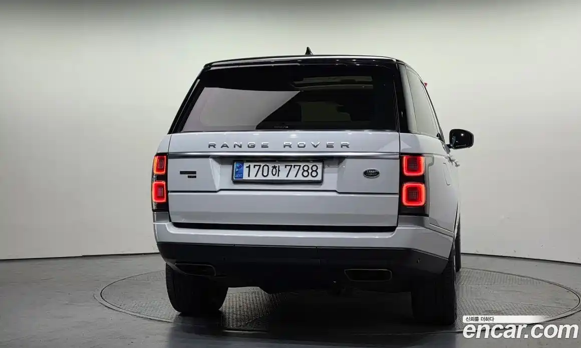 Land Rover Range-Rover 2021 3.0 гидро в Москве № 546292, фото 4
