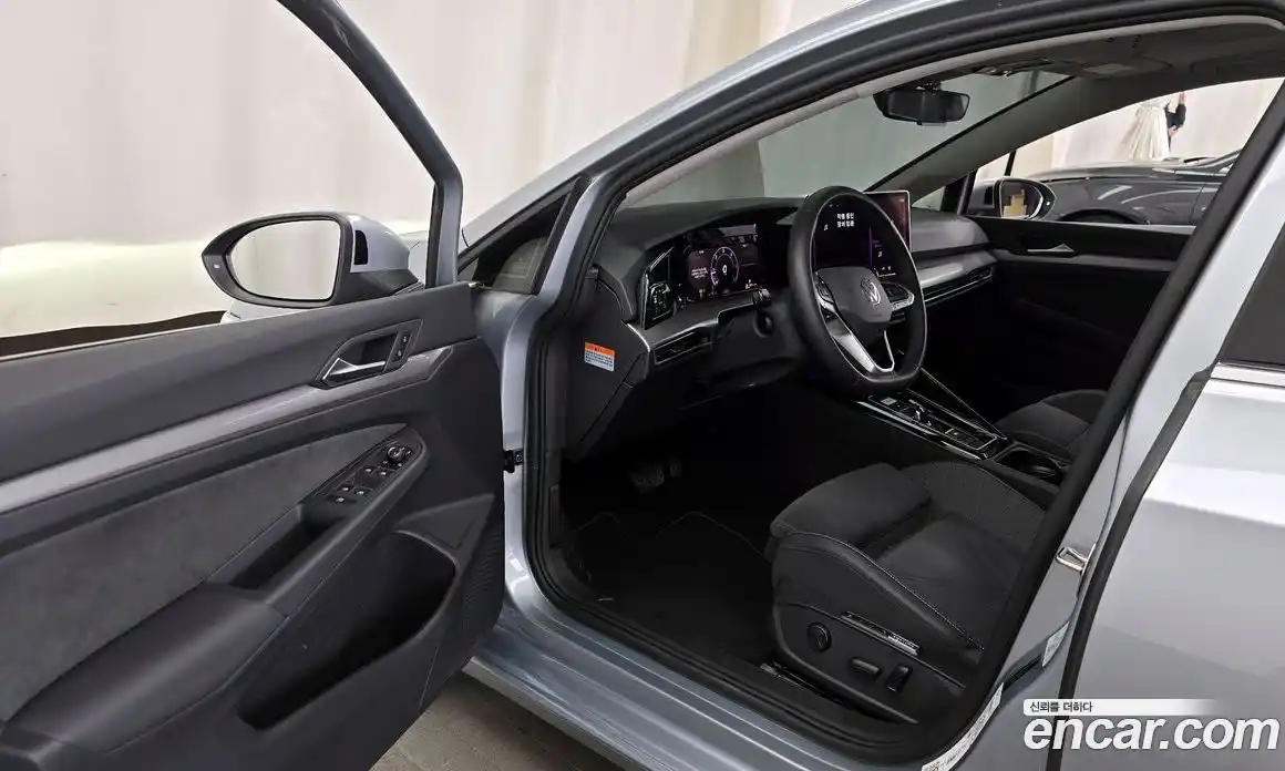 Volkswagen Golf 2025 2.0 гидро в Москве № 767091, фото 10