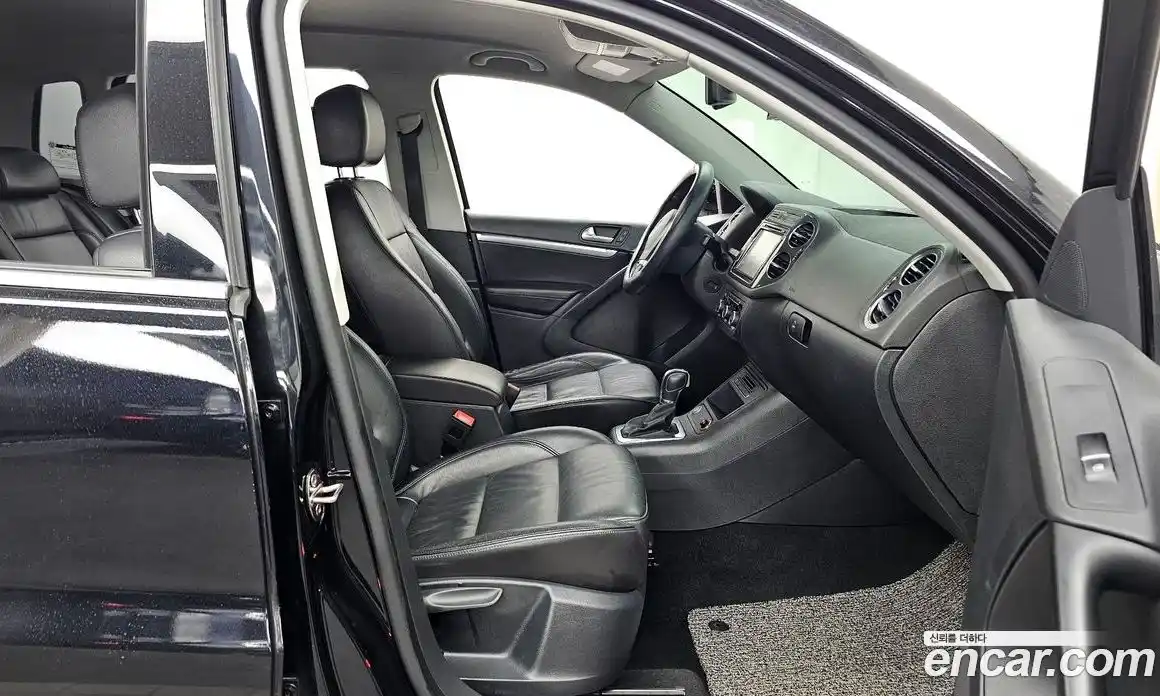 Volkswagen Tiguan 2015 2.0 гидро в Москве № 802881, фото 11