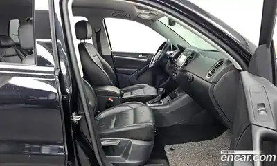 Volkswagen Tiguan 2015 2.0 гидро в Москве № 802881, миниатюра 11